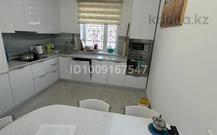 Часть дома · 7 комнат · 200 м² · 12 сот., мкр Уркер, Мкр Уркер Е 575 — Е 808 за 150 млн ₸ в Астане, Нура р-н — фото 3