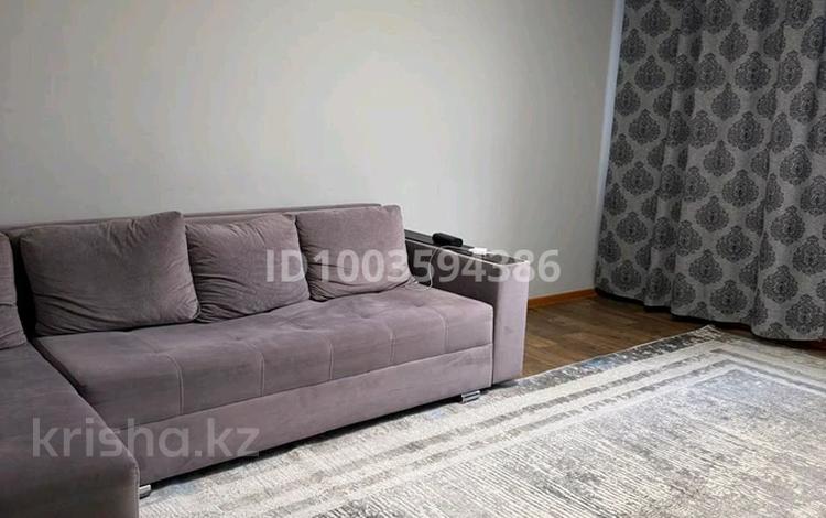 2-комнатная квартира · 61 м² · 7/9 этаж, мкр Аксай-5 за 280 000 ₸ в Алматы, Ауэзовский р-н — фото 6
