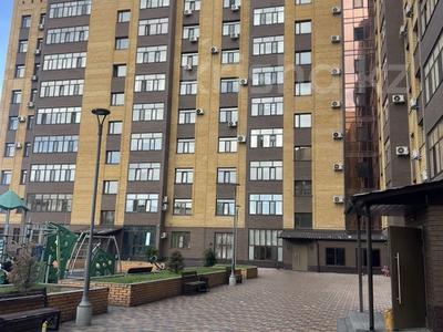 4-бөлмелі пәтер · 130 м² · 2/9 қабат, Жумабаева 58, бағасы: 110 млн ₸ в Семее