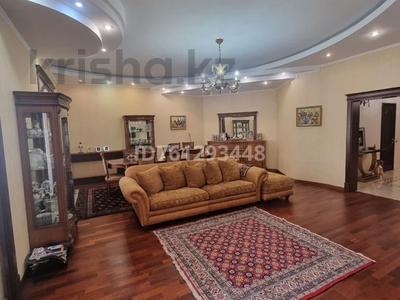 4-комнатная квартира · 204 м² · 1/5 этаж, мкр Юбилейный, Жамал Омаровой за 220 млн ₸ в Алматы, Медеуский р-н