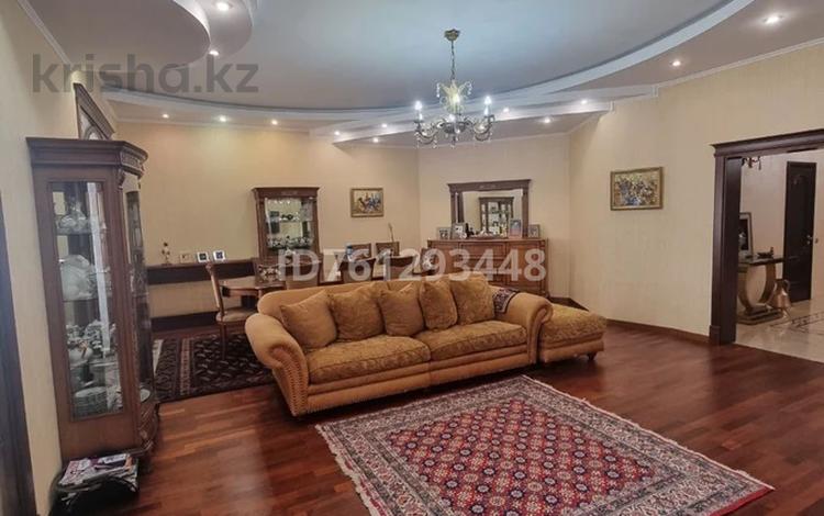 4-бөлмелі пәтер · 204 м² · 1/5 қабат, мкр Юбилейный, Жамал Омаровой, бағасы: 220 млн ₸ в Алматы, Медеуский р-н — фото 2