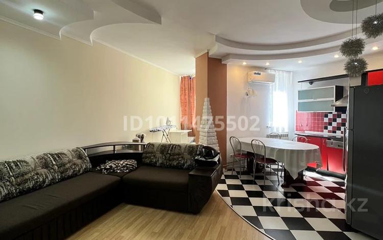 2-бөлмелі пәтер · 80 м² · 3/13 қабат, Аль-Фараби 97, бағасы: 380 000 ₸ в Алматы, Бостандыкский р-н — фото 2