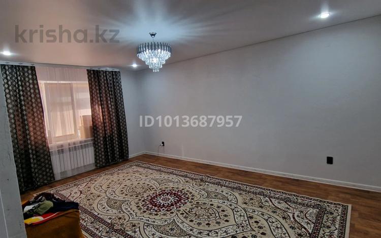 2-комнатная квартира · 62 м² · 3/5 этаж, Нур Актобе 10/16 — 3 мкр, 10/16 за 120 000 ₸ — фото 2