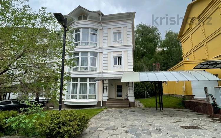 4-комнатная квартира · 400 м² · 1/3 этаж, Достык 341 за 2.6 млн ₸ в Алматы — фото 2