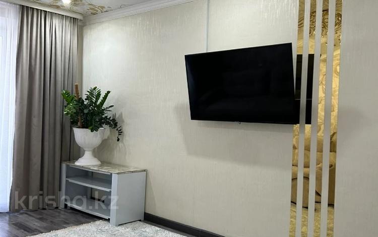 2-бөлмелі пәтер · 64.4 м² · 8/10 қабат, Женис 7, бағасы: 27 млн ₸ в Уральске — фото 2