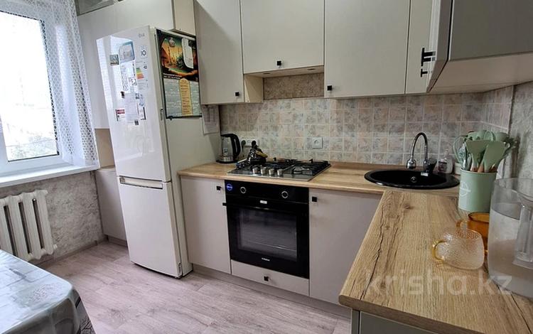 3-комнатная квартира · 64 м² · 6/9 этаж, Хименко за 26.5 млн 〒 в Петропавловске — фото 2