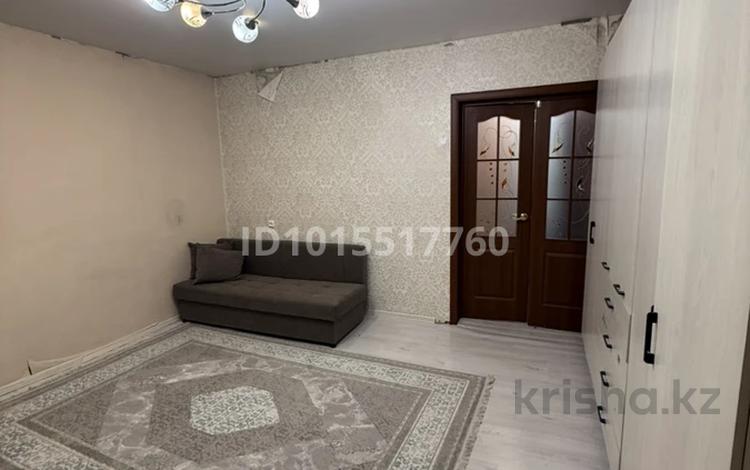 1-бөлмелі пәтер · 38 м² · 5/5 қабат, Гүлдер 3 ш/а. 11, бағасы: 140 000 ₸ в Караганде, Казыбек би р-н — фото 2