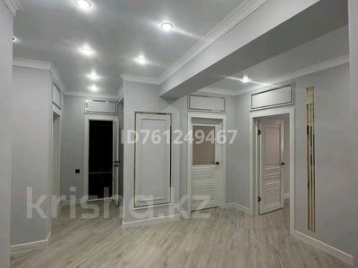 4-комнатная квартира · 120 м² · 5/5 этаж, мкр. Алтын орда 32 — Улица Халел Досмухамедулы. Школа Смарт Білім за 40 млн 〒 в Актобе
