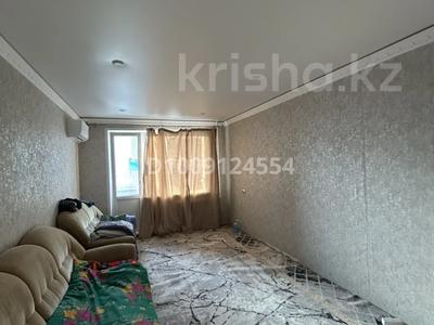 2 комнаты · 70 м² · 3/5 этаж, Победа 137 — Возле универмага за 37 500 〒 в Уральске, мкр Школьник
