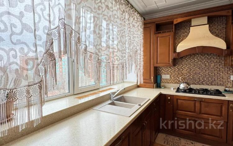 3-комнатная квартира · 122 м² · 5/5 этаж, мкр. Алтын орда, Молдагулова за 38 млн ₸ в Актобе — фото 4