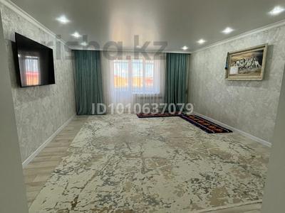 3-комнатная квартира · 105 м² · 5/9 этаж, Самал 72/1 47 — 10 ш.а. 37 мектеп қасында за 43 млн ₸ в Уральске