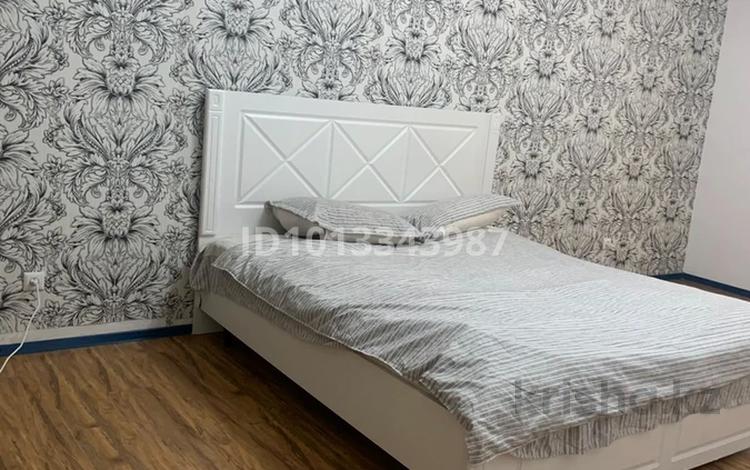 1-бөлмелі пәтер · 54 м² · 3 қабат, мкр. Алтын орда, Тәуелсіздік 5/2 — Гипермаркет Дина, бағасы: 12 000 ₸ в Актобе — фото 2