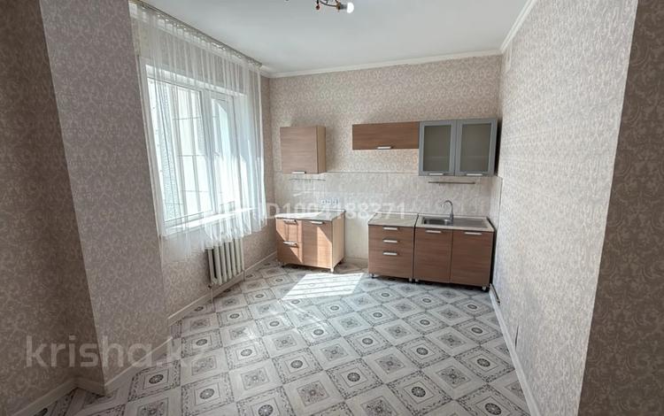 2-комнатная квартира · 83 м² · 13/18 этаж, Кенесары 4 за 300 000 ₸ в Астане, Сарыарка р-н — фото 13