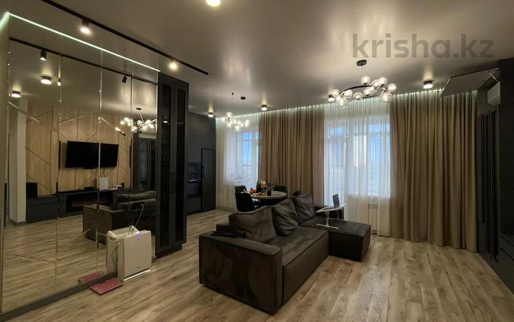 3-бөлмелі пәтер · 90 м² · 8/10 қабат, проспект Шахтеров 31/4, бағасы: 75 млн ₸ в Караганде — фото 16