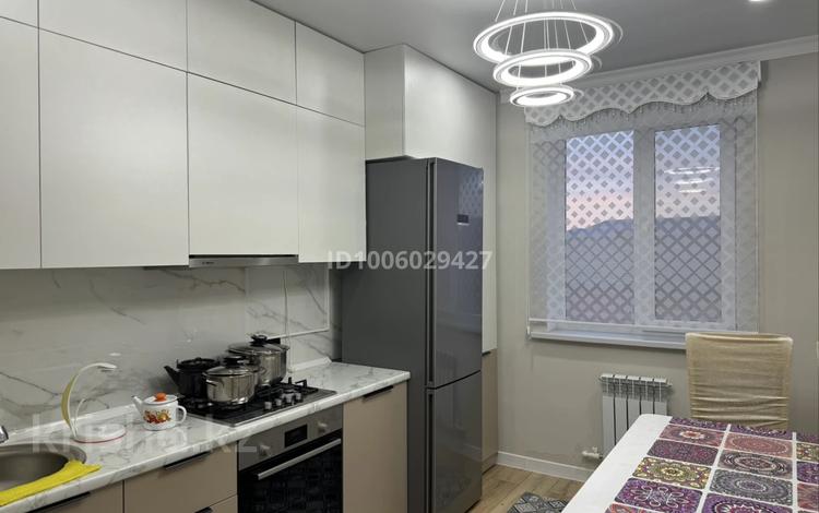 3-бөлмелі пәтер · 85 м² · 5/9 қабат, мкр Нурсая, Шырайлы 7 — Рядом с Технодом, бағасы: 38 млн ₸ в Атырау — фото 10