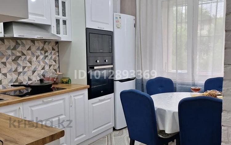 3-бөлмелі пәтер · 65 м² · 3/6 қабат, Космическая 21, бағасы: 33 млн ₸ в Усть-Каменогорске — фото 2