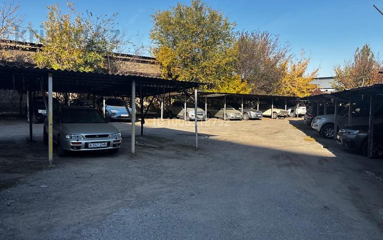 Гараж · 12 м² · мкр Тастак-2, Бруно 121 — Аносова кулымбетова за 15 000 ₸ в Алматы, Алмалинский р-н — фото 2