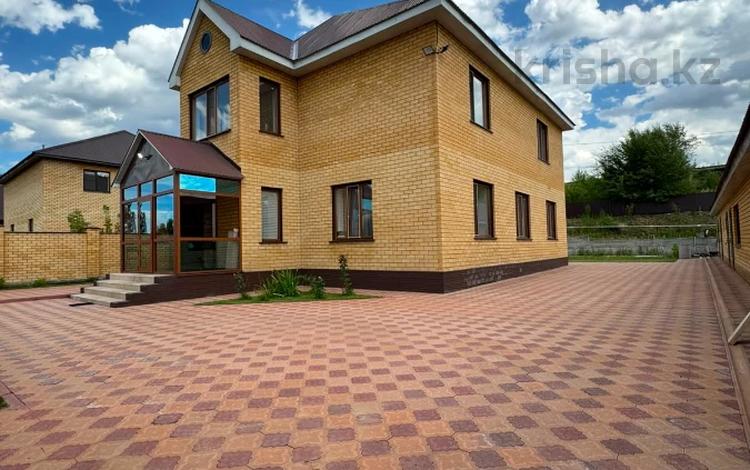 Жеке үй · 5 бөлме · 220 м² · 10 жүзд., Дружбы Народов 12/7, бағасы: 275 млн ₸ в Усть-Каменогорске — фото 11