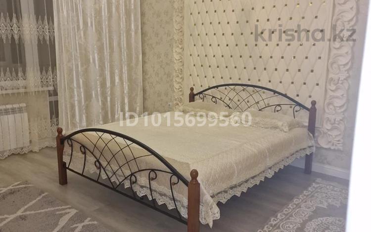2-бөлмелі пәтер · 90 м² · 1/5 қабат, Алтын орда ш/а., Батыс 2, бағасы: 250 000 ₸ в Актобе, мкр. Алтын орда — фото 2