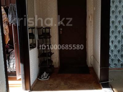 3-комнатная квартира · 64 м² · 4/5 этаж, Кизатова 2б — На против поликлиника за 16.5 млн 〒 в Петропавловске