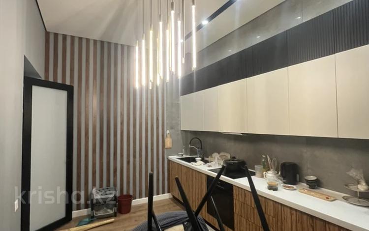 4-комнатная квартира · 150 м² · 7/8 этаж, Умай Ана 15 за 1 млн ₸ в Астане, Нура р-н — фото 2