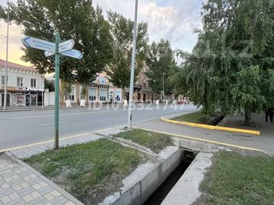 Дом · 2 комнаты · 35 м², Назарбаева 171 — К Жумагалиева, в сторону ресторана Алматы за 9 000 ₸ в Уральске