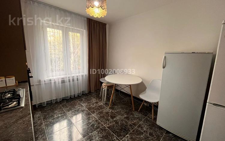 2-бөлмелі пәтер · 52 м² · 2/5 қабат, мкр Аксай-3Б 6, бағасы: 38.5 млн ₸ в Алматы, Ауэзовский р-н — фото 2