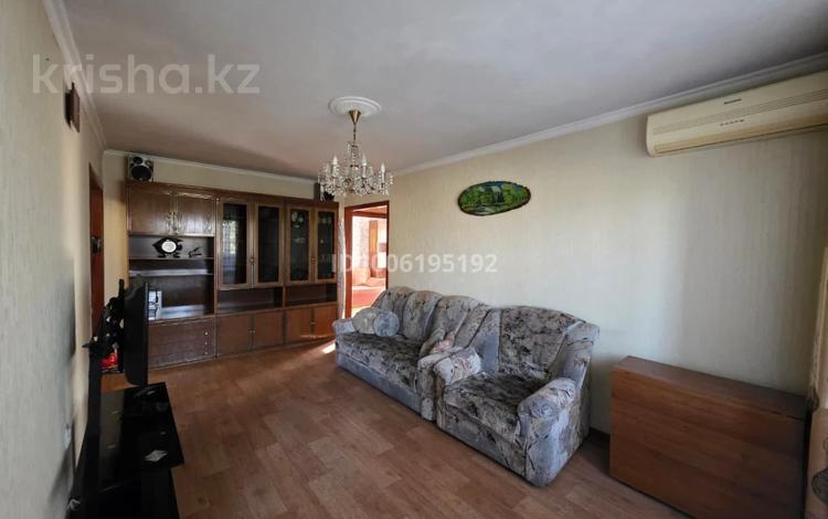 3-комнатная квартира · 56 м² · 5/5 этаж, мкр Казахфильм 11 за 320 000 ₸ в Алматы, Бостандыкский р-н — фото 2