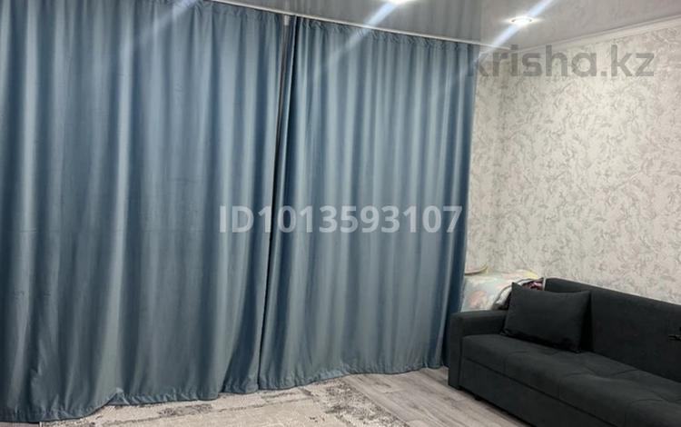 2-бөлмелі пәтер · 63 м² · 2/9 қабат, мкр Юго-Восток, Строителей 11/1, бағасы: 190 000 ₸ в Караганде, Казыбек би р-н — фото 2
