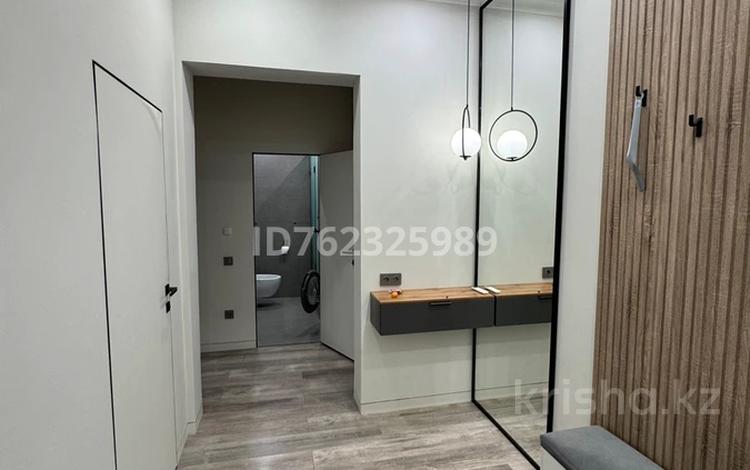 1-комнатная квартира · 55 м² · 16/17 этаж, Микрорайон Мамыр-1 26/1 за 400 000 ₸ в Алматы, Ауэзовский р-н — фото 2