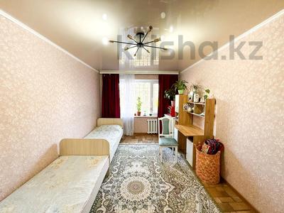 3-комнатная квартира · 64 м² · 1/5 этаж, Самал 41 за 19.8 млн ₸ в Талдыкоргане, мкр Самал