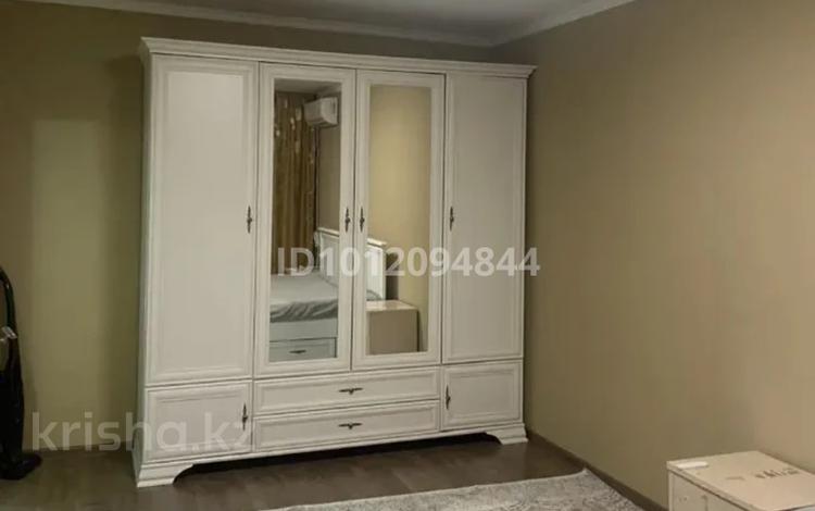 3-бөлмелі пәтер · 62 м² · 3/4 қабат, ул. Зеина Шашкина 23, бағасы: 50 млн ₸ в Алматы, Медеуский р-н — фото 2