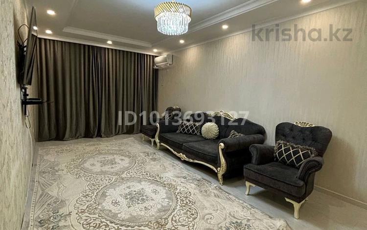 3-комнатная квартира · 118 м² · 8/10 этаж, мкр Нурсая, Таумуш Жумагалиев 15 за 350 000 ₸ в Атырау — фото 2