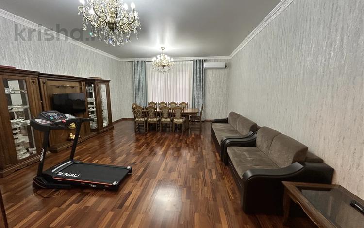 4-бөлмелі пәтер · 173.7 м² · 2/9 қабат, Мухамедханова, бағасы: 120 млн ₸ в Семее — фото 2