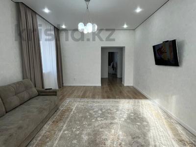 2-комнатная квартира · 77 м² · 9/9 этаж, мкр. Алтын орда, Молдагулова за 42 млн 〒 в Актобе