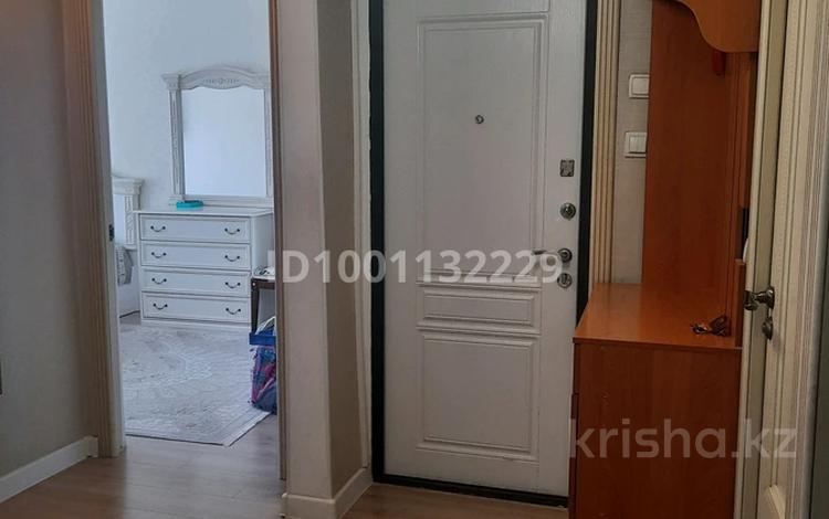 4-бөлмелі пәтер · 85 м² · 2/5 қабат, 18-шағынаудан, Рыскулова 6 — Угол Адырбекова и Рыскулова, бағасы: 300 000 ₸ в Шымкенте, Аль-Фарабийский р-н — фото 2