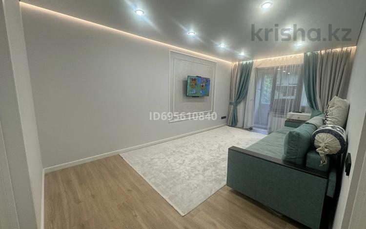 3-комнатная квартира · 60 м² · 1/5 этаж, мкр Казахфильм, Алматинская — Сыргабекова за 65 млн ₸ в Алматы, Бостандыкский р-н — фото 2