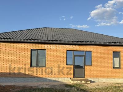 Отдельный дом · 4 комнаты · 280 м² · 8 сот., Таңшолпан — Возле трассы за 29.5 млн ₸ в Актобе, жилой массив Таншолпан
