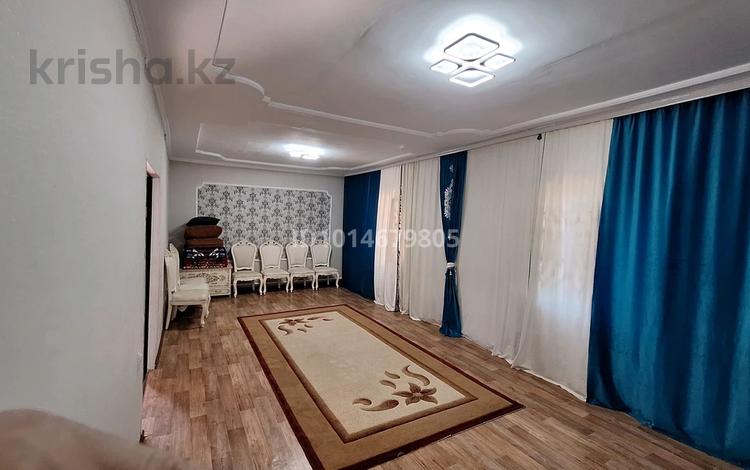 Отдельный дом · 3 комнаты · 100 м² · 8 сот., СК Гормолзавод 86 — 71 школы за 11 млн ₸ в Актобе, мкр Гормолзавод — фото 2