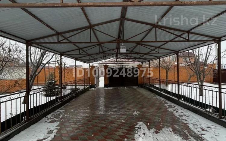Отдельный дом · 13 комнат · 400 м² · 10 сот., мкр Самал, 18 40 — Пыштанай батыра за 70 млн ₸ в Атырау — фото 3