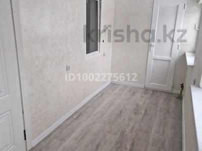 Отдельный дом · 10 комнат · 245 м² · 8 сот., Аксай 3 — Напротив рынка Алтын Орда за 95 млн 〒 в Абае