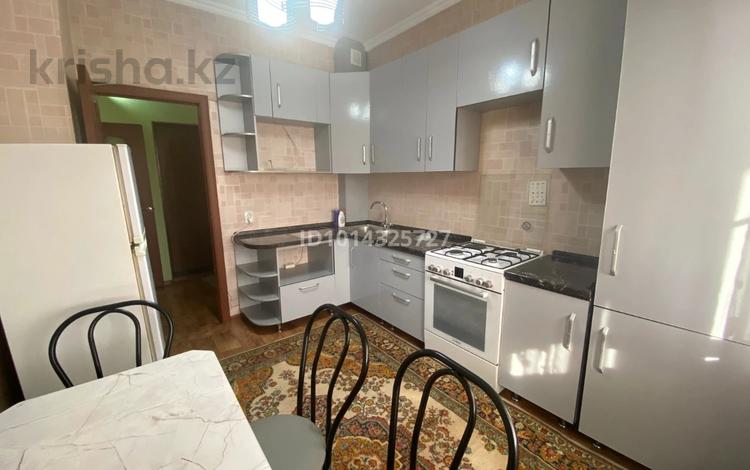 1-комнатная квартира · 40 м² · 8/9 этаж, мкр Аксай-3А 80 за 200 000 ₸ в Алматы, Ауэзовский р-н — фото 2