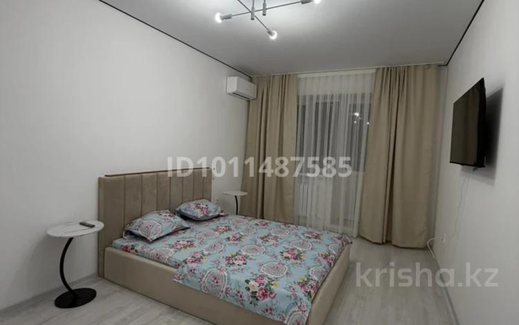 1-комнатная квартира · 50 м² · 2/5 этаж, мкр. Алтын орда 40к за 10 000 ₸ в Актобе — фото 2