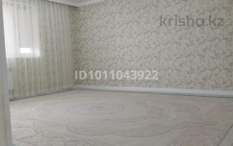 3-бөлмелі пәтер · 80 м² · 2/4 қабат, Микрорайон Коктем 57, бағасы: 25 млн ₸ в Жанаозен — фото 2