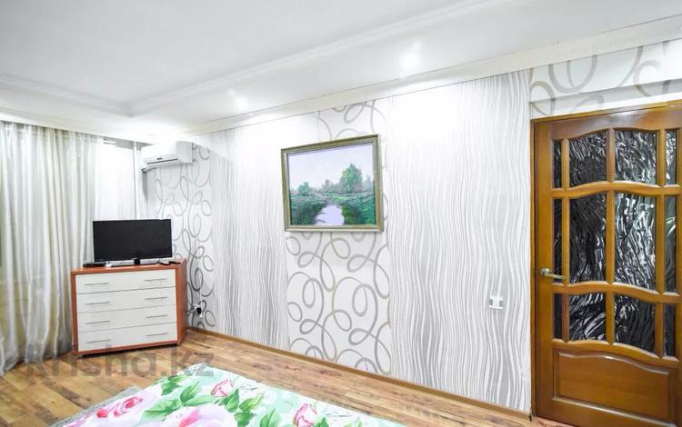 1-комнатная квартира, 45 м² посуточно, Мажита Жунисова 178 за 5 000 〒 в Уральске — фото 2