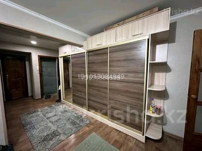 3-комнатная квартира · 56 м² · 3/5 этаж, Бурова 19 — Рядом магазин Волна, Центр.рынок и У-ка вокзал за 200 000 ₸ в Усть-Каменогорске