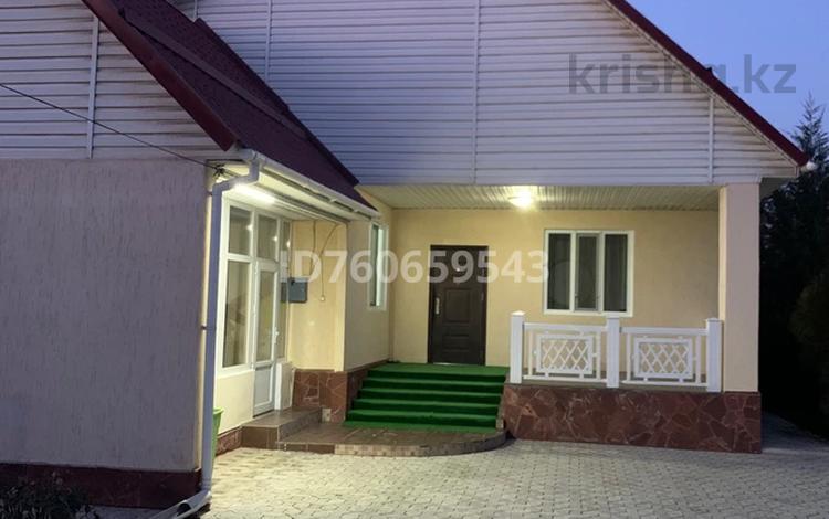Отдельный дом · 4 комнаты · 120 м² · 5 сот., С.Муканова 54 — Центр за 33 млн ₸ в Мерке — фото 2