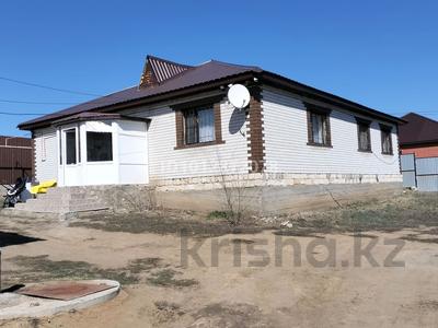 Жеке үй · 4 бөлме · 145 м², Кокпекті — Возле 70 школы., бағасы: 33 млн ₸ в Актобе, жилой массив Акжар-2