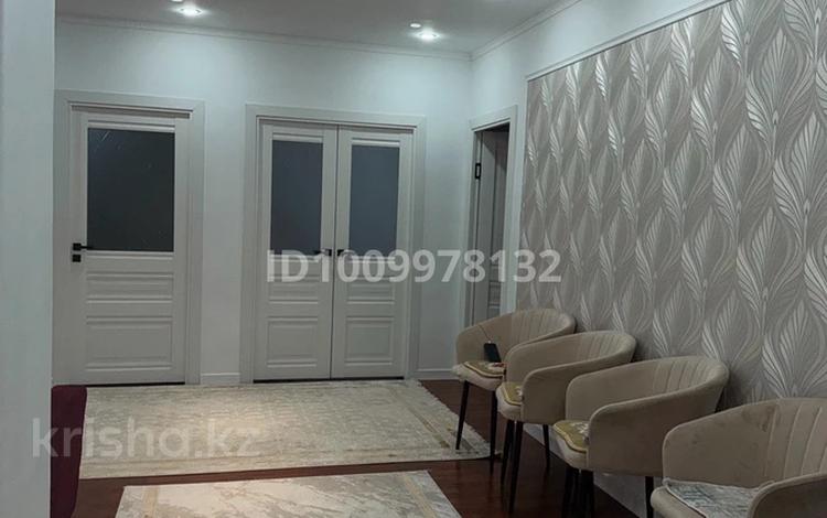 Жеке үй · 5 бөлме · 600 м² · 6 жүзд., мкр Жумыскер, Мутан абилхаиров 26 — Рядом с балыкшинским мостом», бағасы: 25.5 млн ₸ в Атырау — фото 2