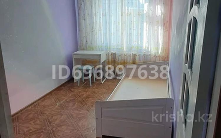 3-бөлмелі пәтер · 60.1 м² · 4/5 қабат, Толе- би 78 — Магазин Салтанат, бағасы: 13 млн ₸ в Кентау — фото 2